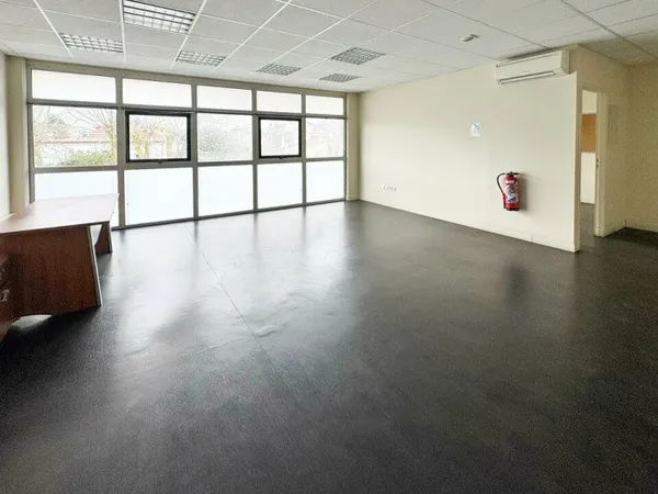 Bureaux 63 m²
