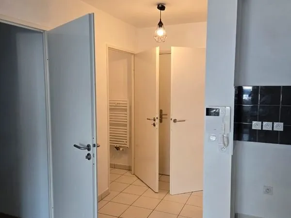 Particulier vend T2 dans résidence sécurisée