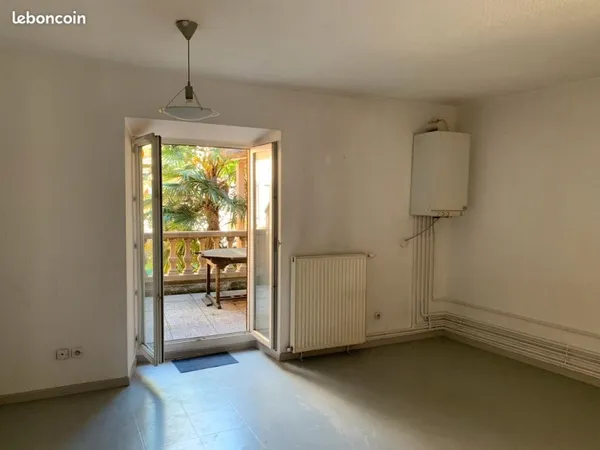 T3 56 m² avec terrasse - Avec travaux
