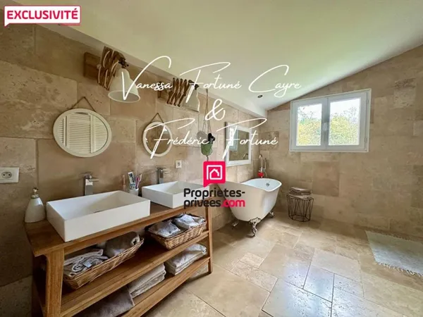 OPPORTUNITÉ RARE NOUVEAU PRIX MAISON EN PIERRE RÉNOVÉE À SAINT-SAVIN