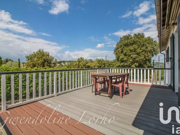 Maison 6 pièces 225 m²