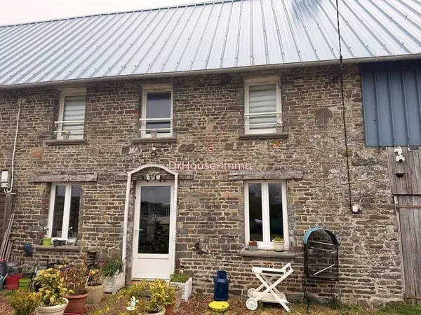 Maison de Caractère de 4 Pièces avec Garage dans le Charmant Village de Souleuvre en Bocage