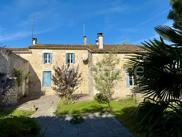 Maison charentaise Charme et espace
