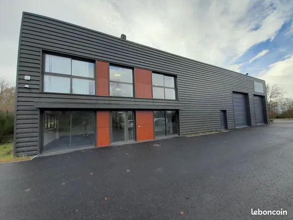 Bureaux 687 m²