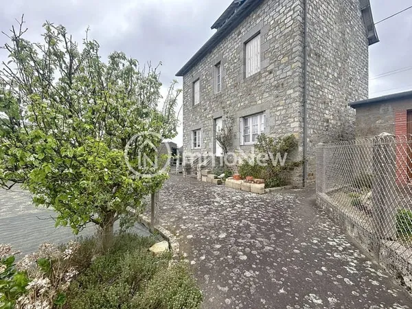 MAISON EN PIERRE 91M2 5 PIECES 556M2 DE TERRAIN