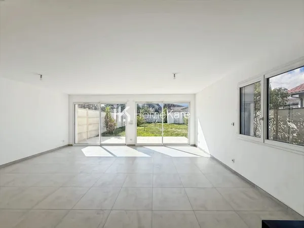MAISON FAMILIALE