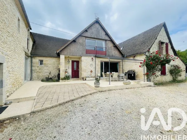 Maison 16 pièces 330 m²