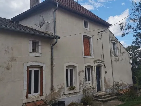 Ancienne petite ferme à vendre dans les Vosges