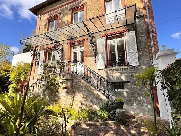 Maison 5 pièces 210 m²