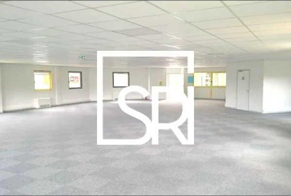 Local professionnel 285 m²