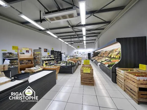 Fonds de commerce 1 pièce 240 m²