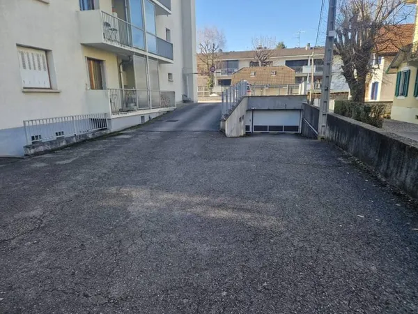 Parking 14 m²