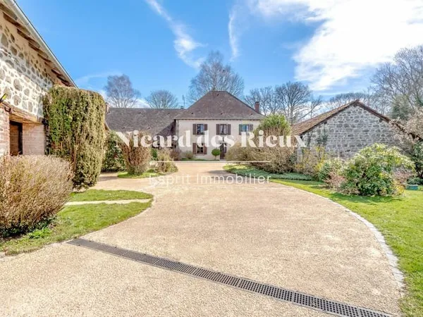 Propriété MONTBOUCHER (23) - 6 chambres - 5 000 m² de terrain