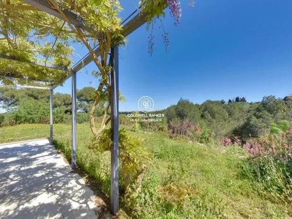 Villa 5 pièces 213 m²