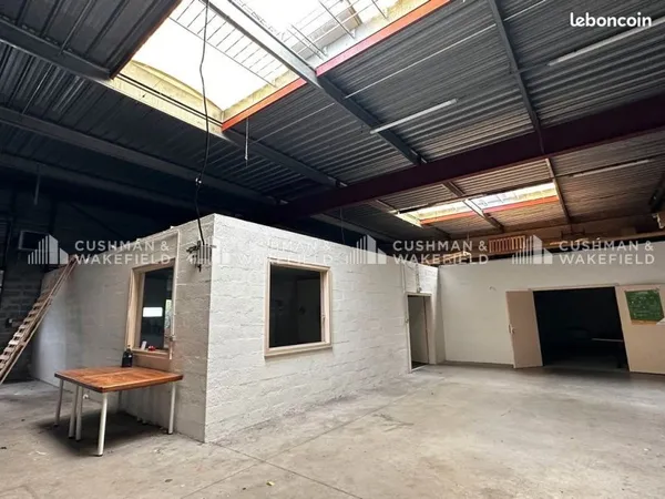 Local 320 m²