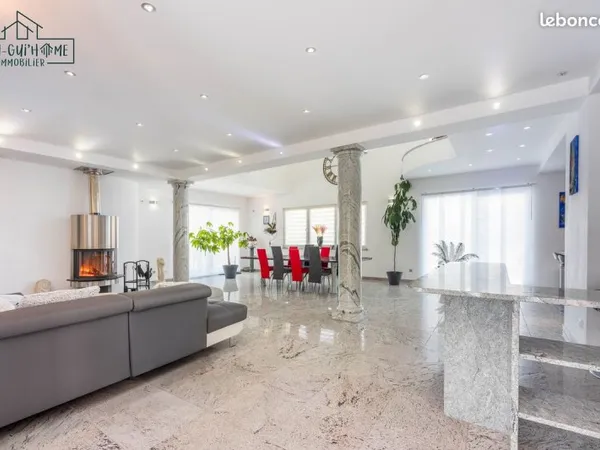 Villa 17 pièces 455 m²