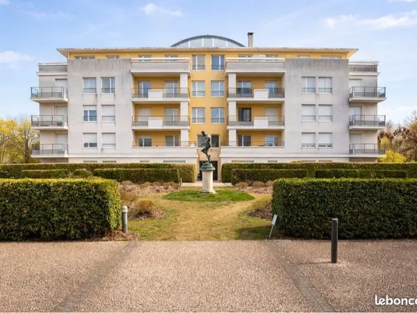 T2 meublé avec balcon + parking ss-sol