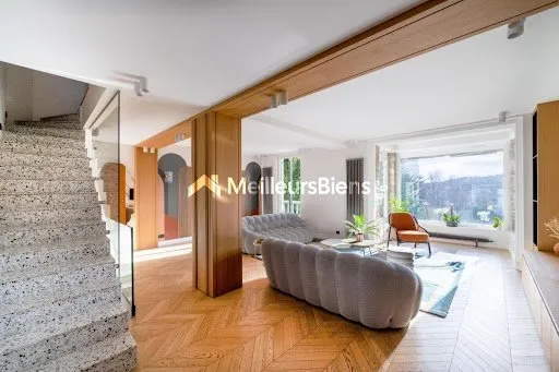 Maison 8 pièces 227 m²