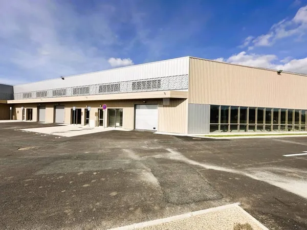 Local d'activité 528 m²