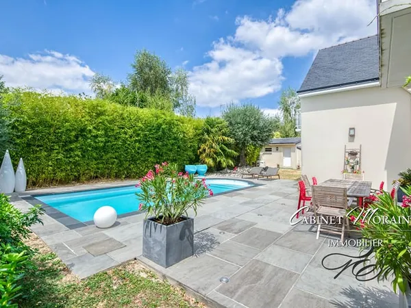 EXCLUSIVITE - VENDUE - - BELLE MAISON CONTEMPORAINE 5 CHAMBRES - 285 M2 - PISCINE CHAUFFEE - DOUBLE 