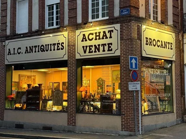 Local commercial d'environ 68 m2 plein centre-ville de L'Aigle