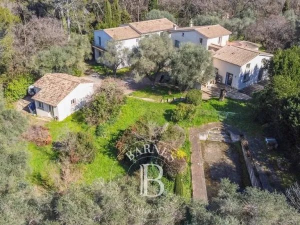 Villa 7 pièces 257 m²