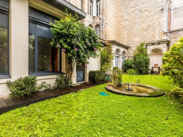 Jardin Public - Bureaux/Appartement de caractère avec grand jard