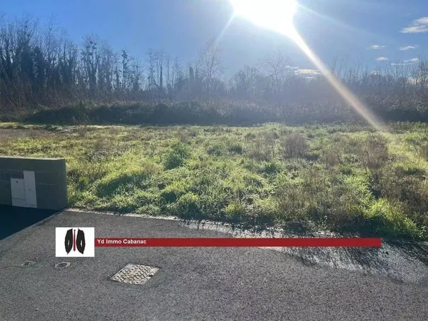 Terrain constructible 648 m²