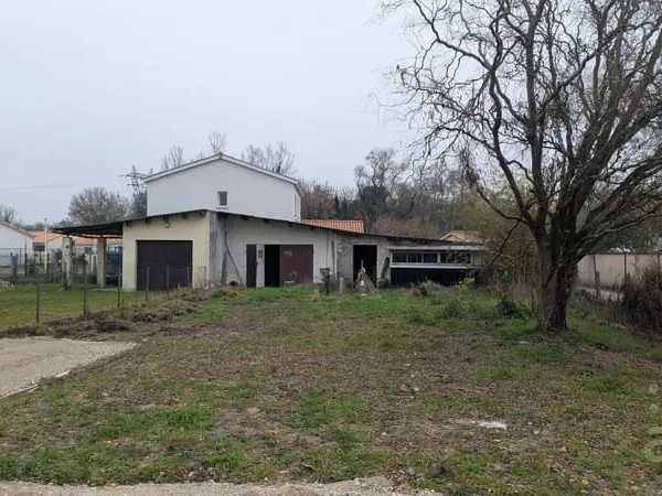 Terrain de 471 m²