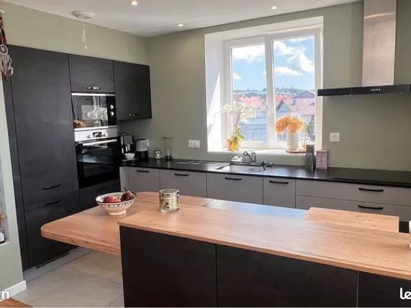 Appartement T4 100m2 + terrasse + 2 garages