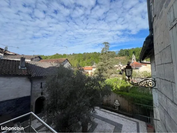 Maison 13 rue Gambetta brantome 340 mètre carré possibilité de maison d hôte