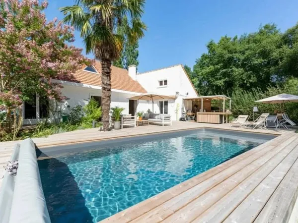 Maison 8 pièces 180 m²