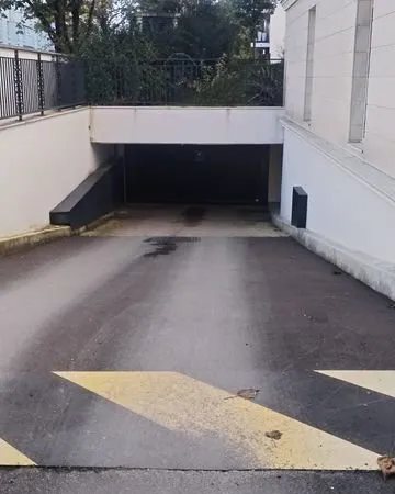 Place de parking sous-sol sécurisée - Face au métro 14 - L'Haÿ-les-Roses