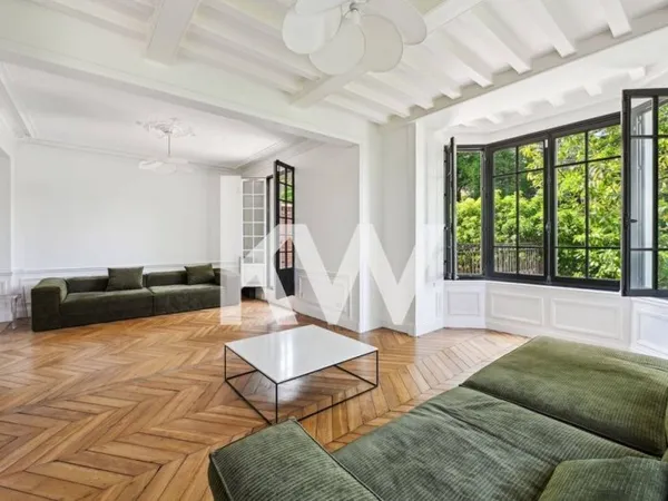 Villa 15 pièces 300 m²
