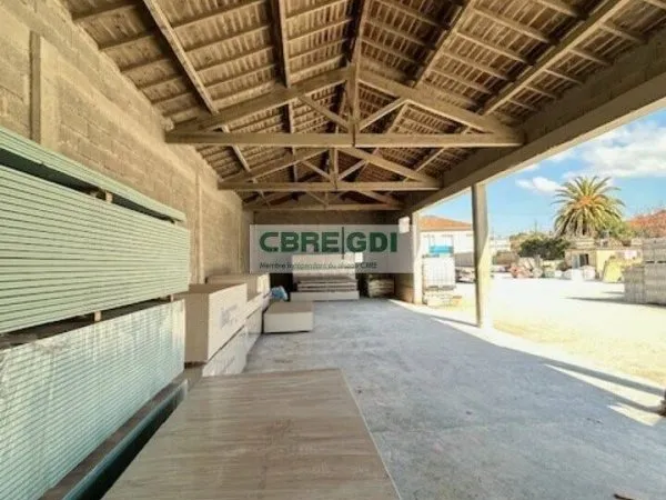 Local d'activité 380 m²
