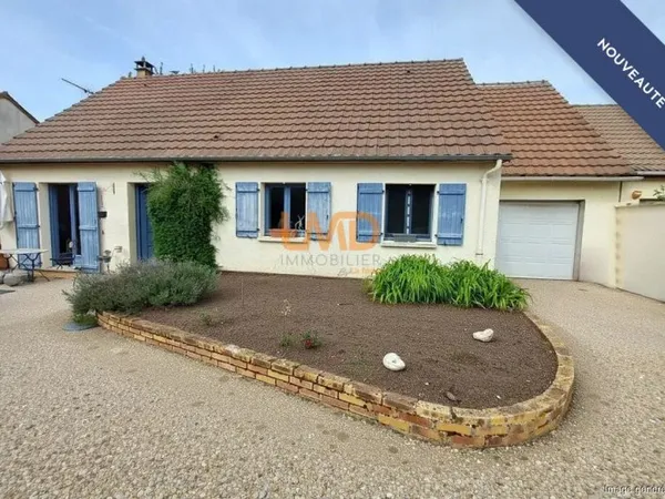 Longueville, plain pied avec garage sur terrain clos.