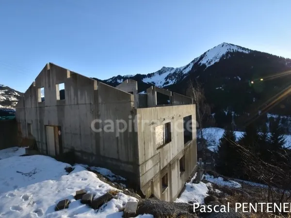 Terrain avec chalet à terminer, vue Dents du Midi