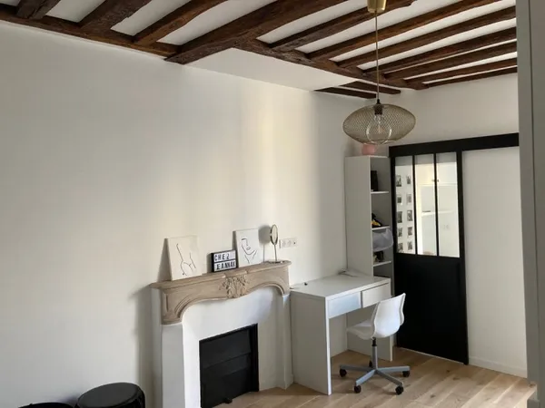 Loue appartement 2 pièces 25m² rénové. Beaucoup de charme, Très bien équipé. Saint Louis à Versaille