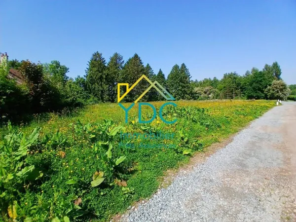 Terrain constructible 1428 m²