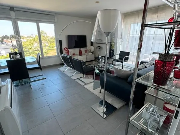 APPARTEMENT T3 BORDEAUX / BEGLES , 3 pièces principales, 63,5 m* + balcon 12m* + garage sécurisé