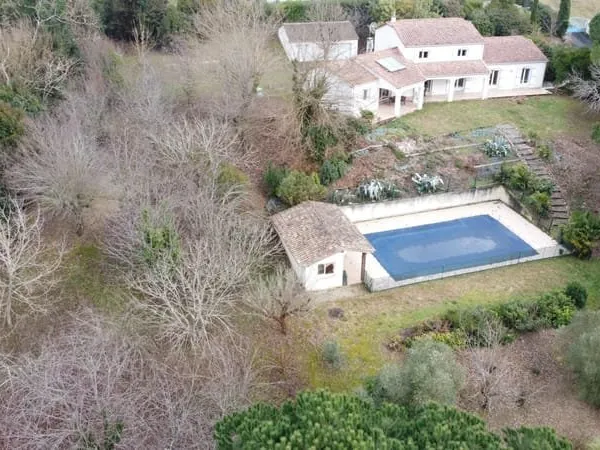 Propriété d'exception Vue dominante sur Marmande Piscine