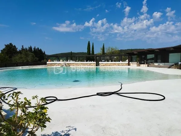 Propriété 28 pièces 402 m²