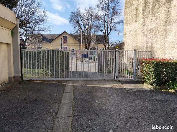 Loue garage à Voiron