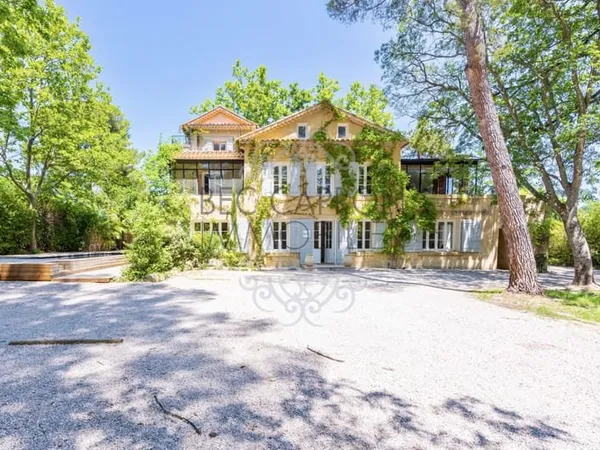 BASTIDE DE CHARME XIXe SIÈCLE 10 MINUTES CENTRE VILLE AIX EN