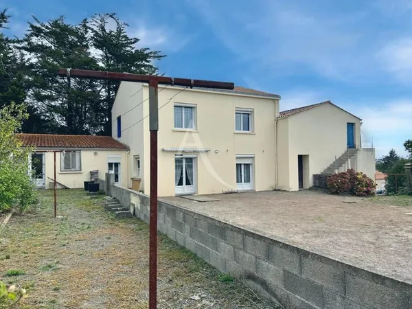 Maison 8 pièces 206 m²
