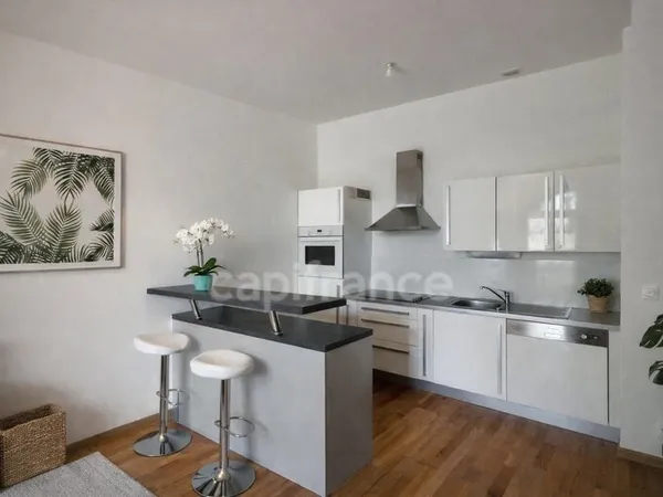 Quimper Kerfeunteun - T2 de 54 m² lumineux - Rez-de-chaussée - Parking - Cave - 3 m 10 de hauteur so
