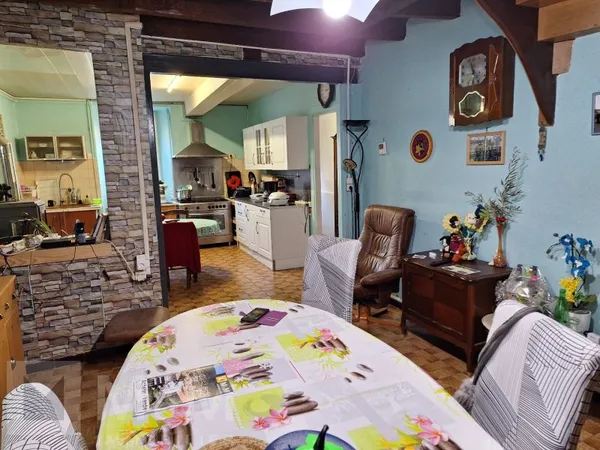 MAISON DE VILLAGE AVEC GARAGE
