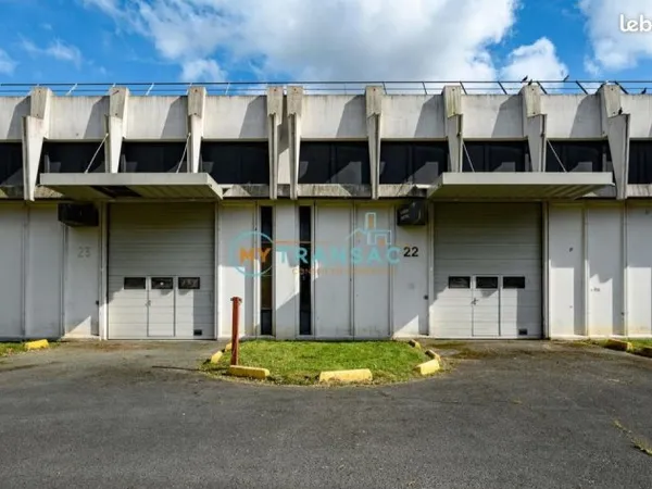 Local bureaux 778 m²