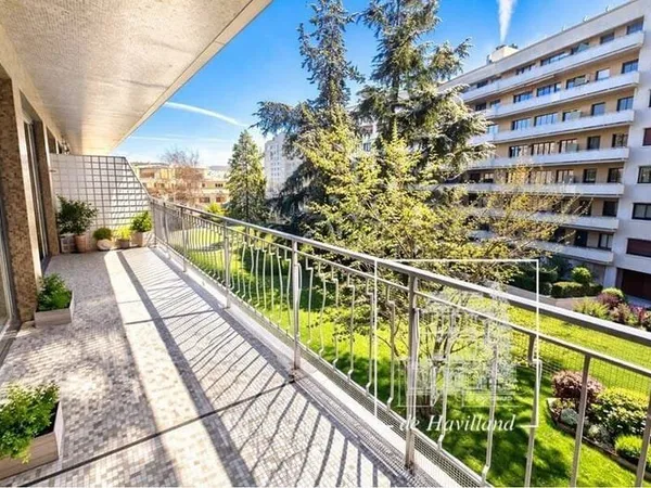 Appartement 5 pièces 103 m²