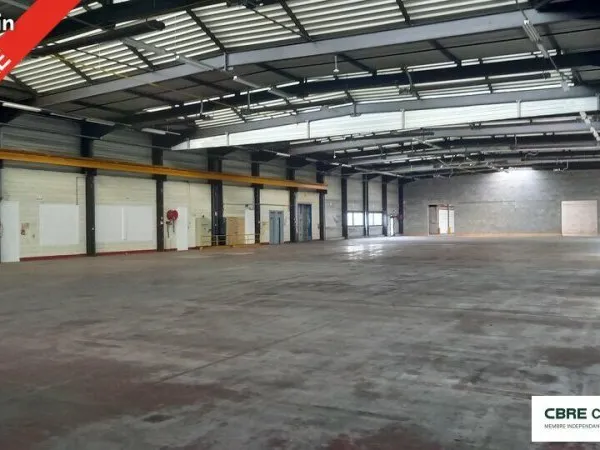 Local d'activité 2 673 m²